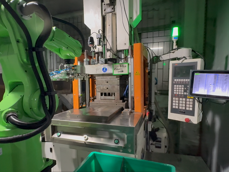 視覺鐵片立式注塑供料自動(dòng)化（阜昇）