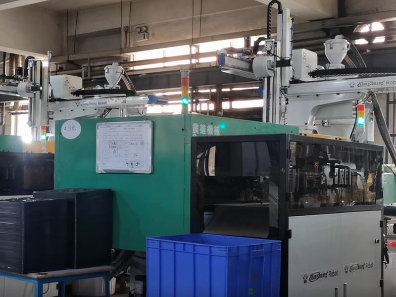 散熱風(fēng)扇入鐵片自動(dòng)化（昌宏）